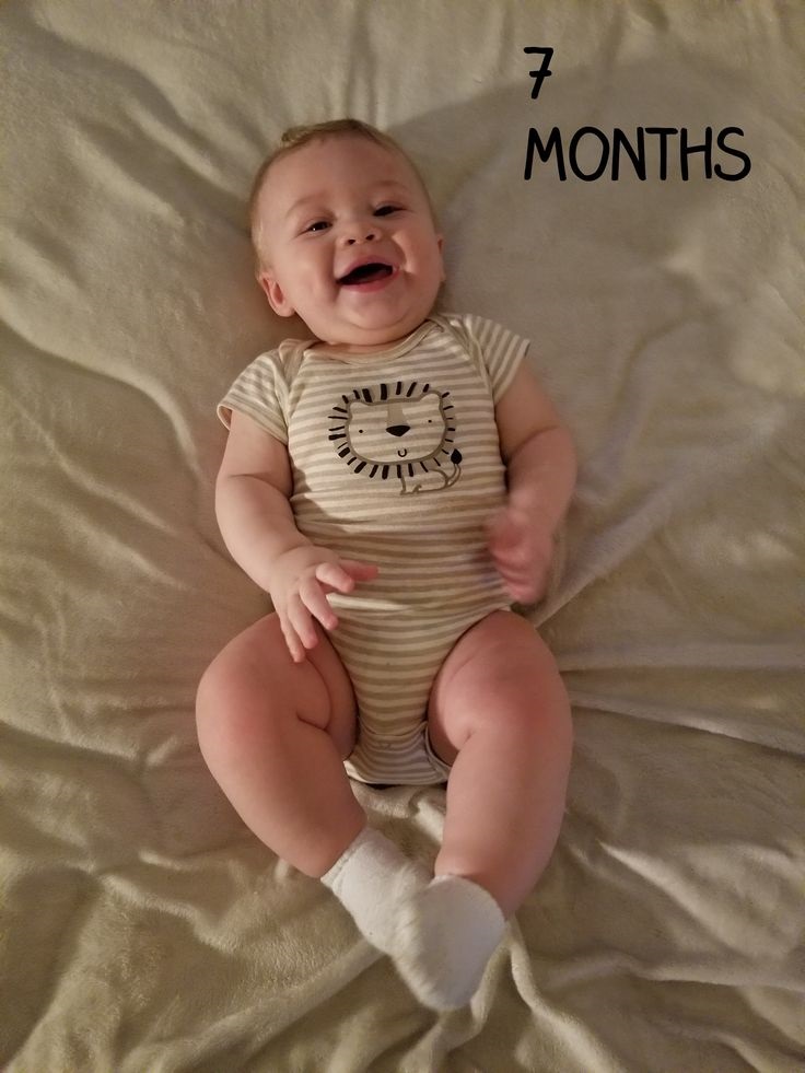 Baby milestone pictures