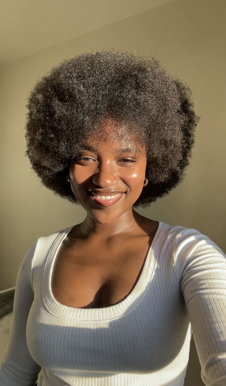The Complete 4C Hair Care Guide: Growth, Moisture, Styling, and Maintenance for Healthy Hair