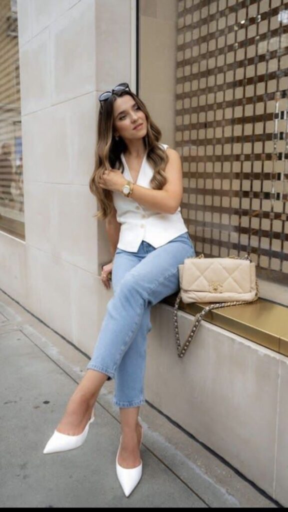 A petite fashion guide - a petite woman wearing a pointed-toe shoe