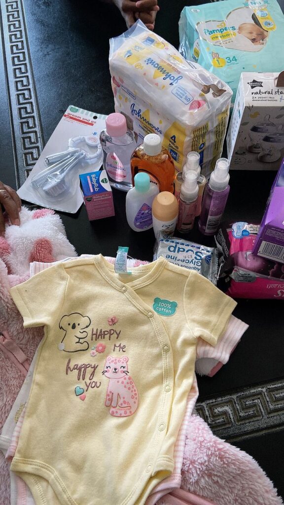 Third trimester checklist - packed hospital bag with baby essentials