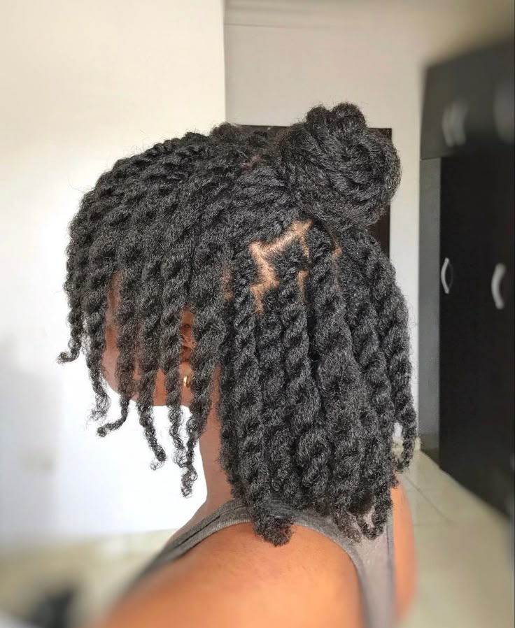 loose twist protective hairstyle