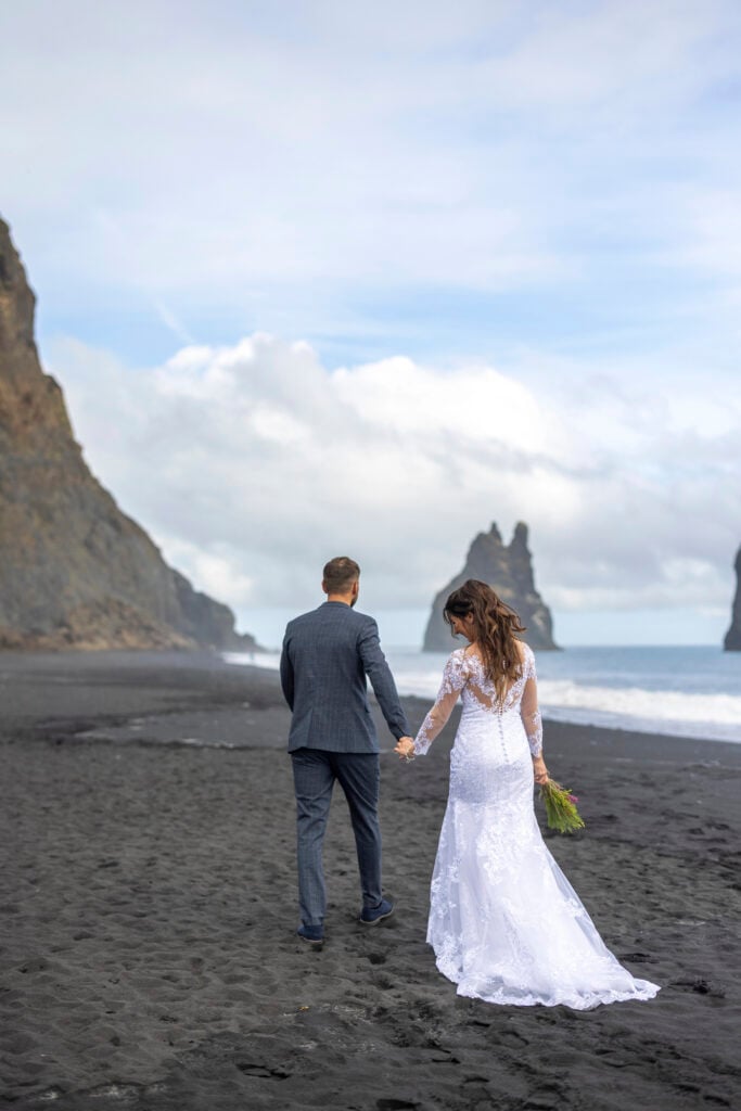 Indoor vs Outdoor Weddings