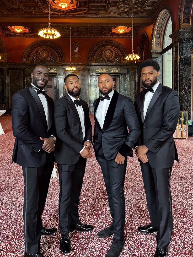 Luxury Wedding Looks on a Budget
