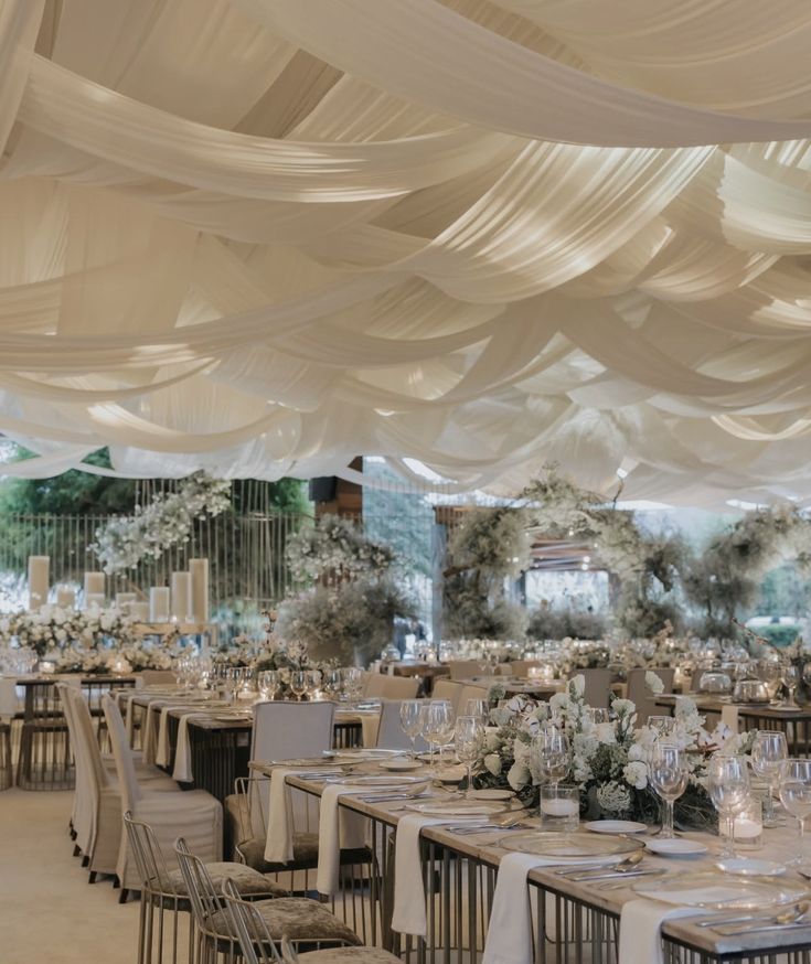 Luxury Wedding Decor Trends

