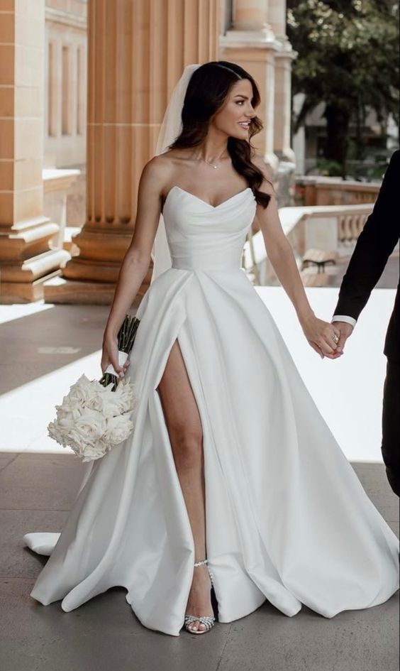 Luxury Wedding Dresses That Inspire