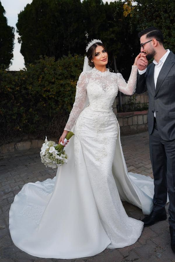 figure-flattering mermaid Chic High Neck Wedding Dress