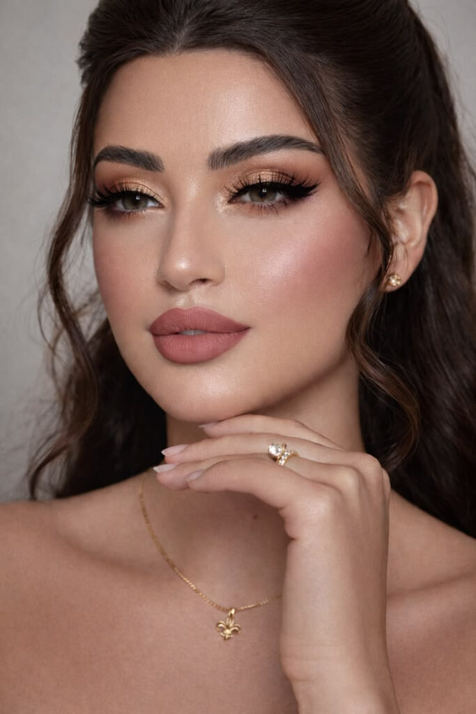 Soft Cut Crease Glam