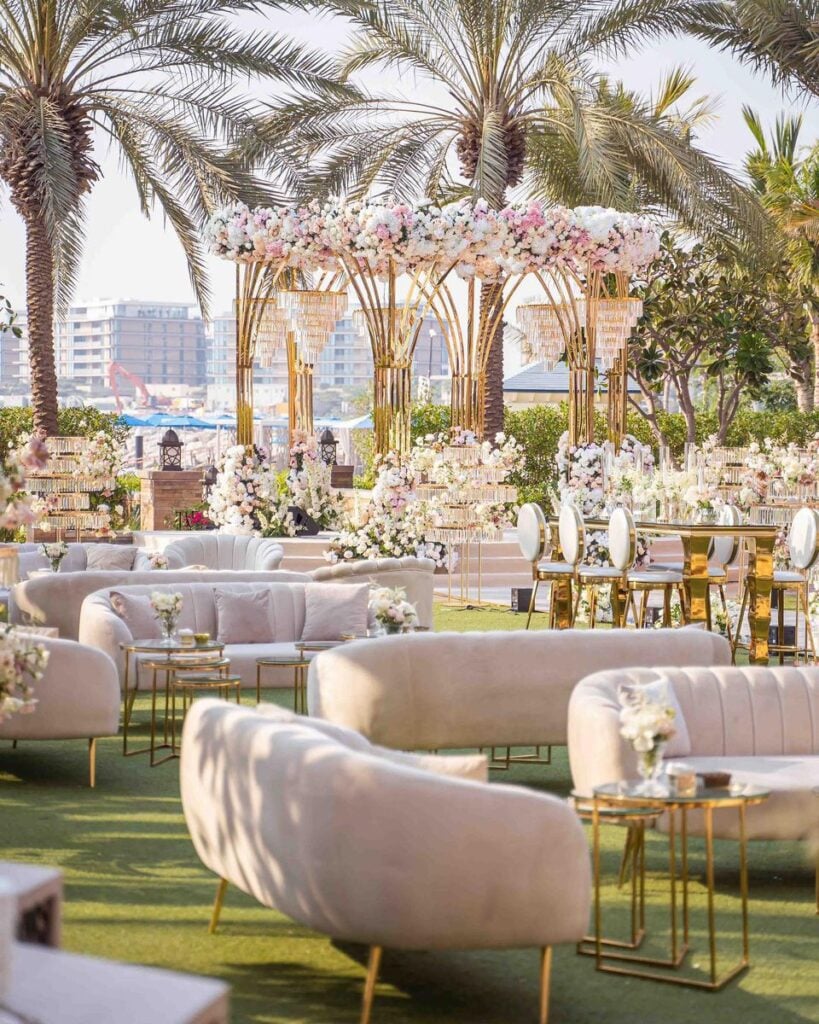 Arrange Elegant Lounge Seating