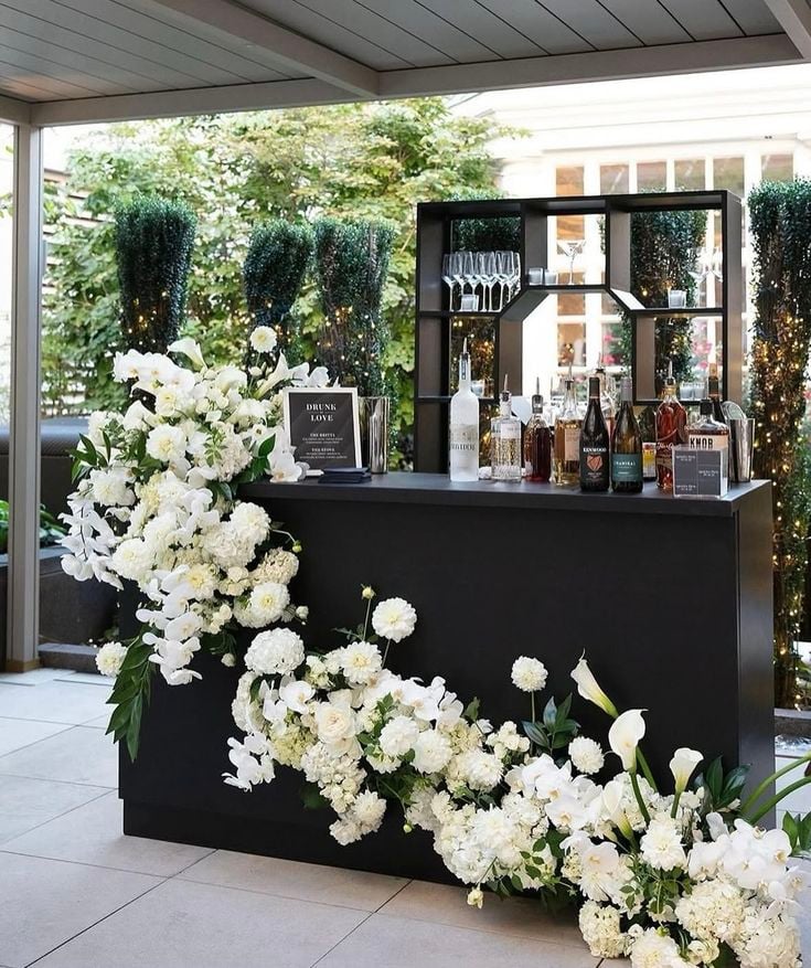 Decorate the Bar With Flowers