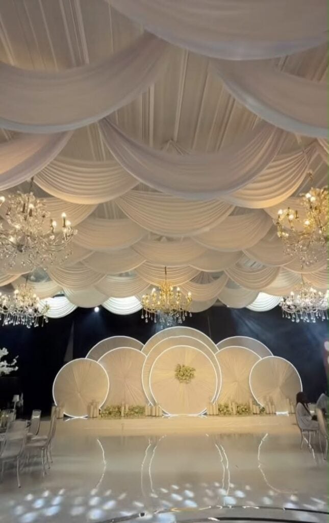 Decorate the Reception Ceiling