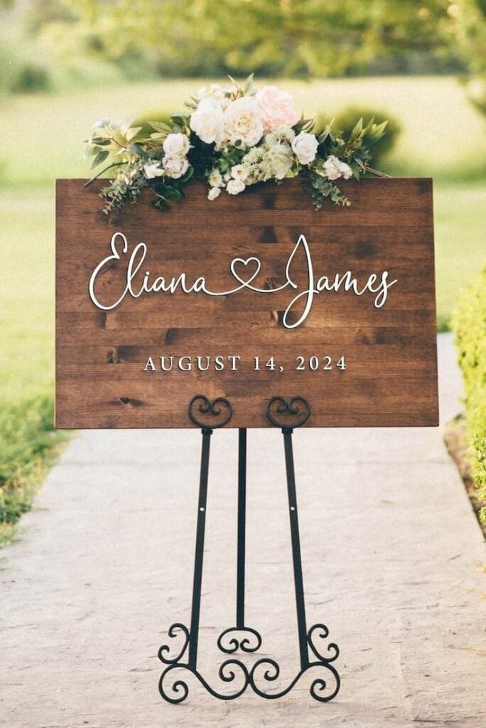 Use a Personalized Wedding Welcome Board